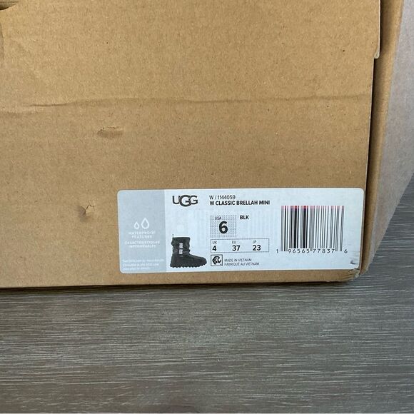 UGG Classic Brellah Mini Women’s Black size 6 NWT in box - Picture 7 of 9